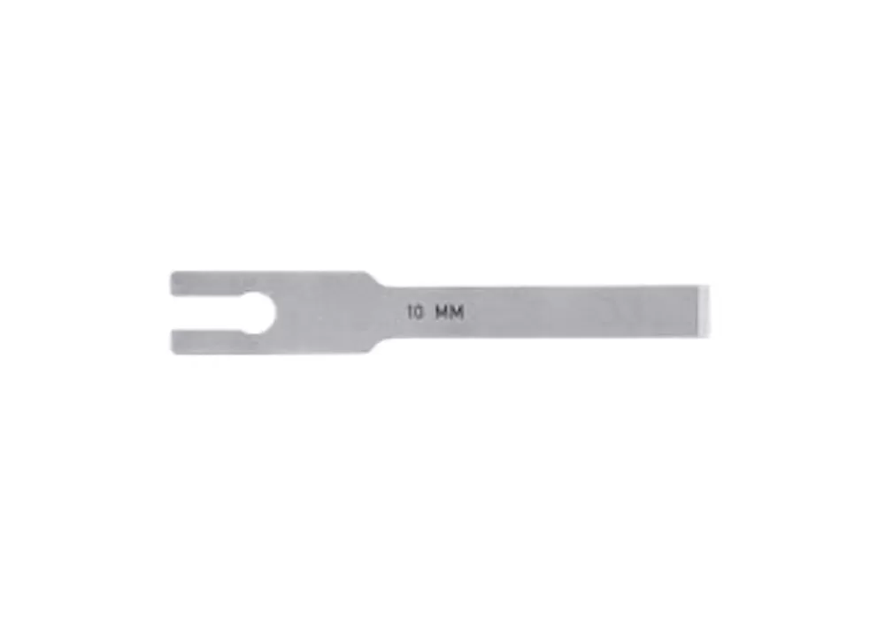 Smith & Nephew Renovation Thin Osteotome Blade, 10mm x 3in